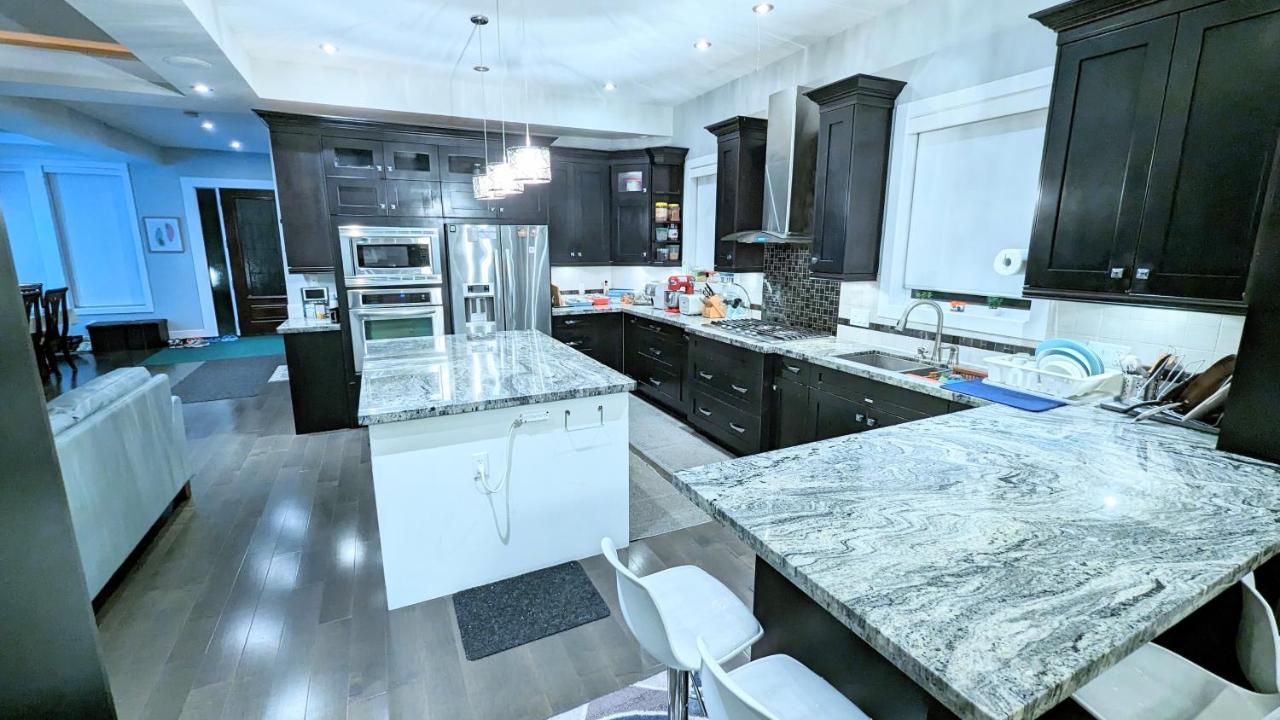 Cozy Ensuite Room Near Nature & Amenities Surrey Exterior photo