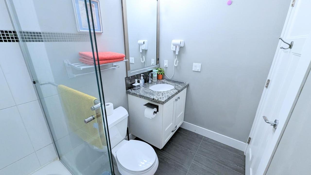 Cozy Ensuite Room Near Nature & Amenities Surrey Exterior photo
