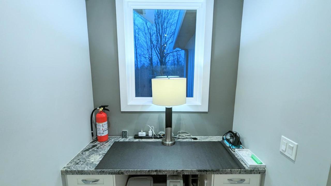 Cozy Ensuite Room Near Nature & Amenities Surrey Exterior photo